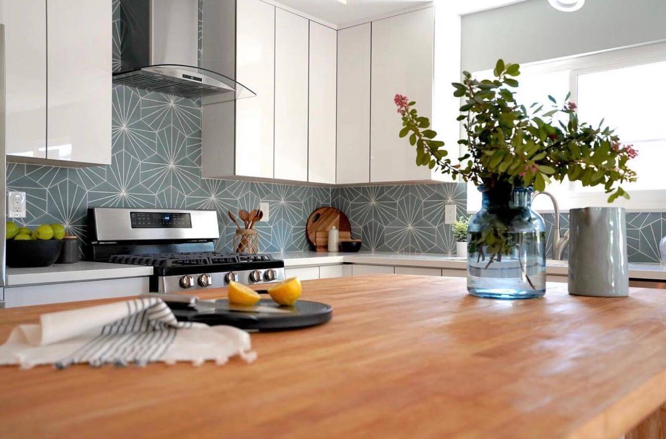 Kitchen finish work by Dreamliner Construction