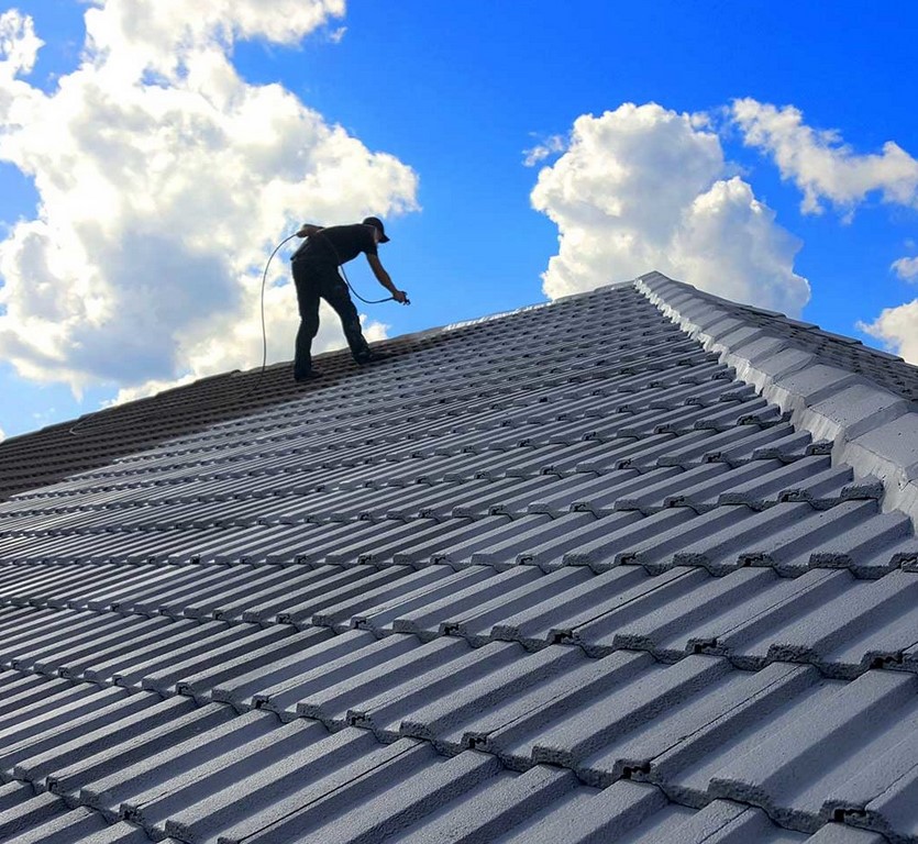 Dreamliner Construction crew installing a roof